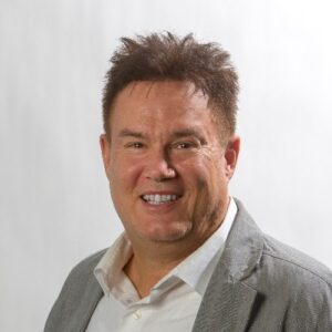 Read more about the article Complex wishes Zary the best in retirement