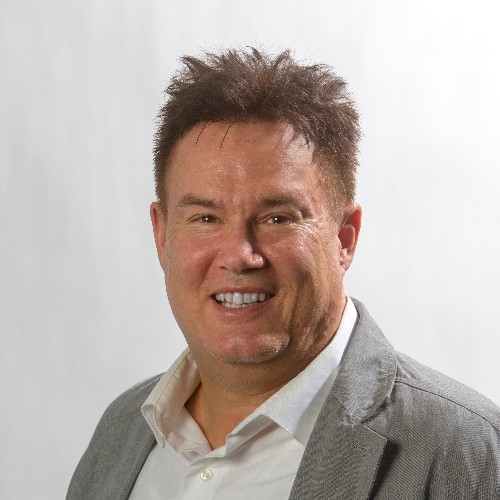 Read more about the article Complex wishes Zary the best in retirement