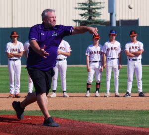 Read more about the article Carnahan visits with “Howe Happenings”