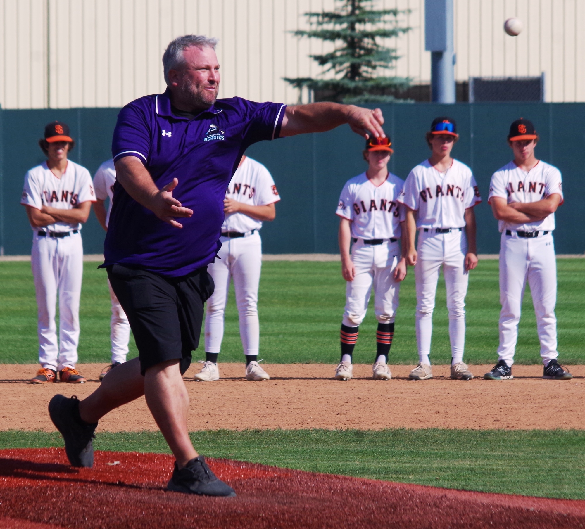 Read more about the article Carnahan visits with “Howe Happenings”